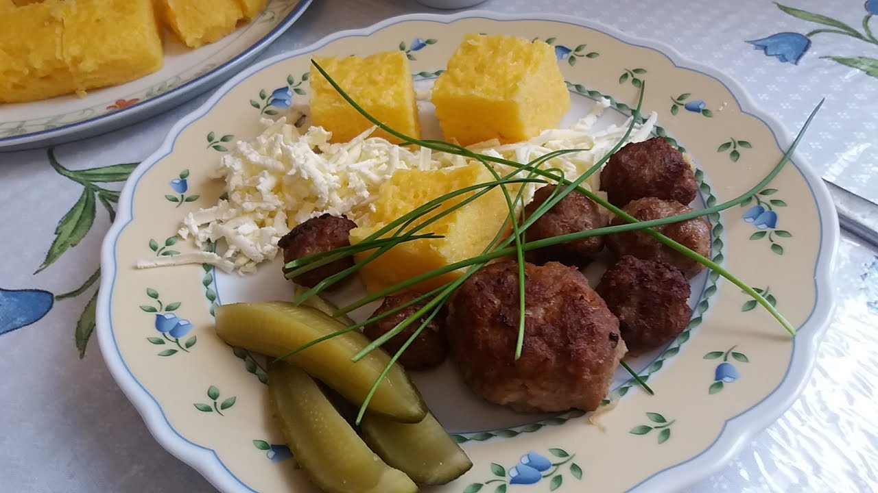 Мамалыга с брынзой и котлетами. - YouTube