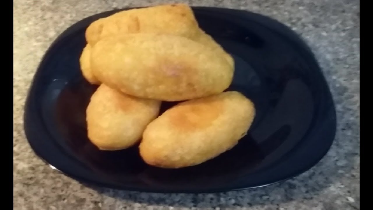 PASTELES  FRITOS DE YUCA RELLENOS CON POLLO Y HUEVO