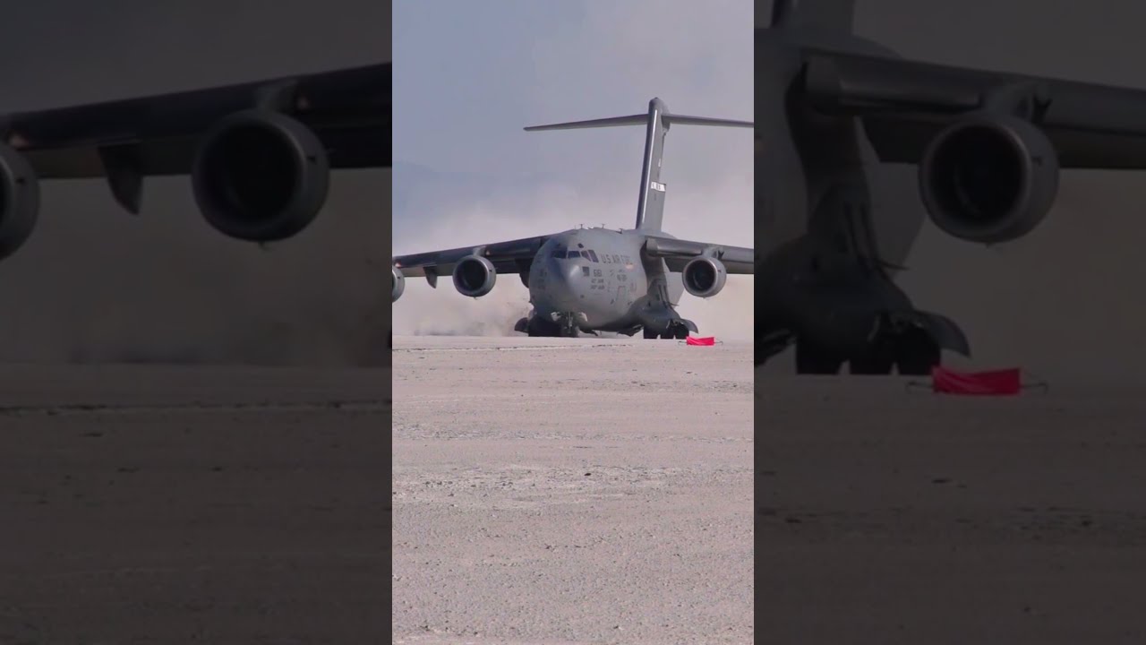 C 17 Globemaster III Aircraft Takeoff With Full Engines Thrust C17globemaster Usairforce Usaf