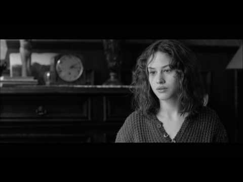 האמן והדוגמנית מה זה דוגמנית קליפ רשמי 