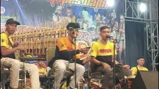 Tau Tatu 'sekar rimba' perfom in lapangan jumoyo salam