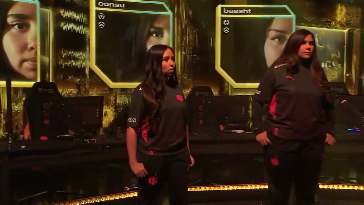 Cloud9 White VS KRU Fem Walkout 