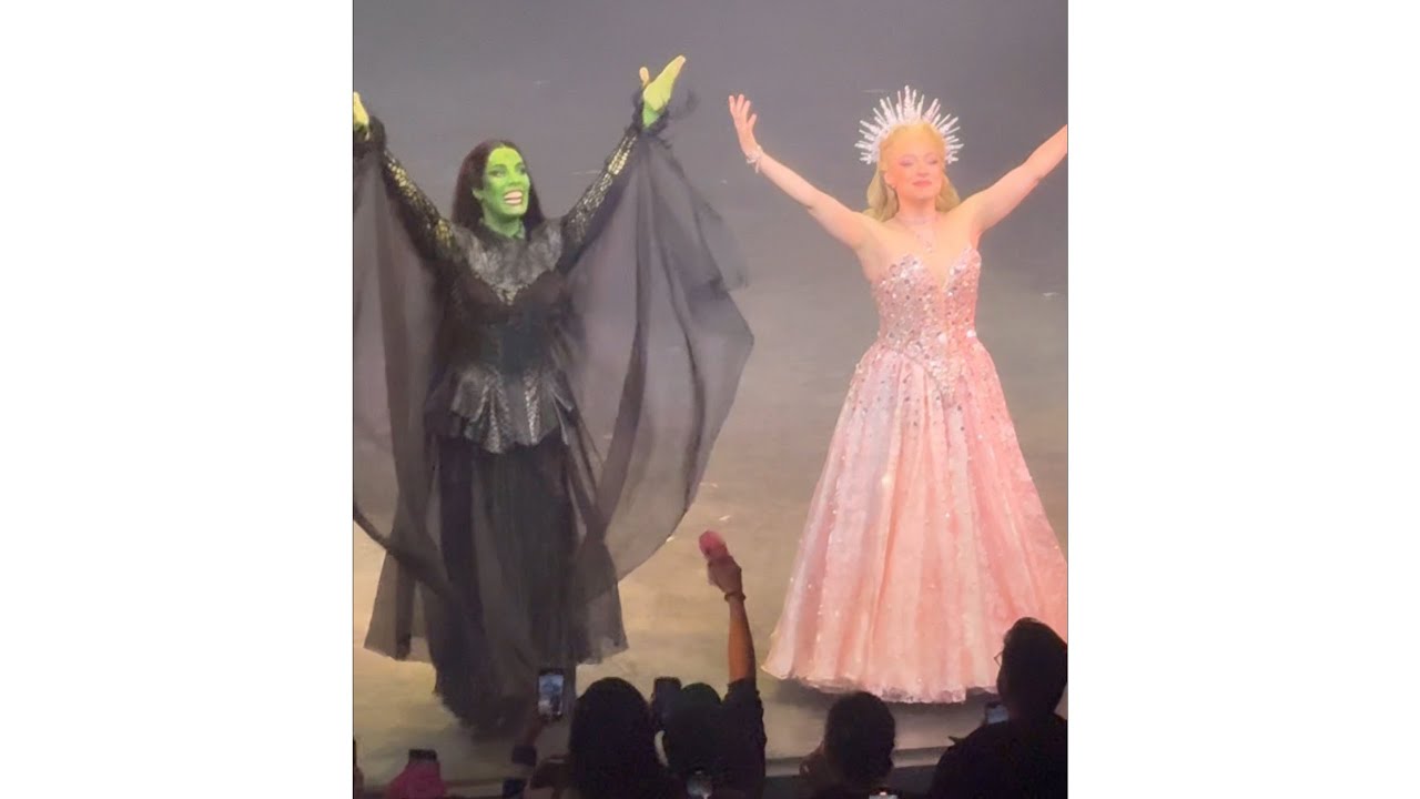 Popular - Bel Barros e Myra Ruiz 💚🩷 Wicked 2025