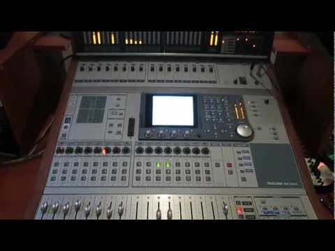 TASCAM DM-3200 デジタルミキサー Tascam DM3200