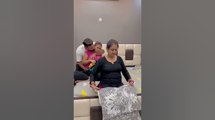 Mummy Ke Samne Kiss Lelia😱 #swatimonga #rajatswati #couplegoals #ytshorts #shorts