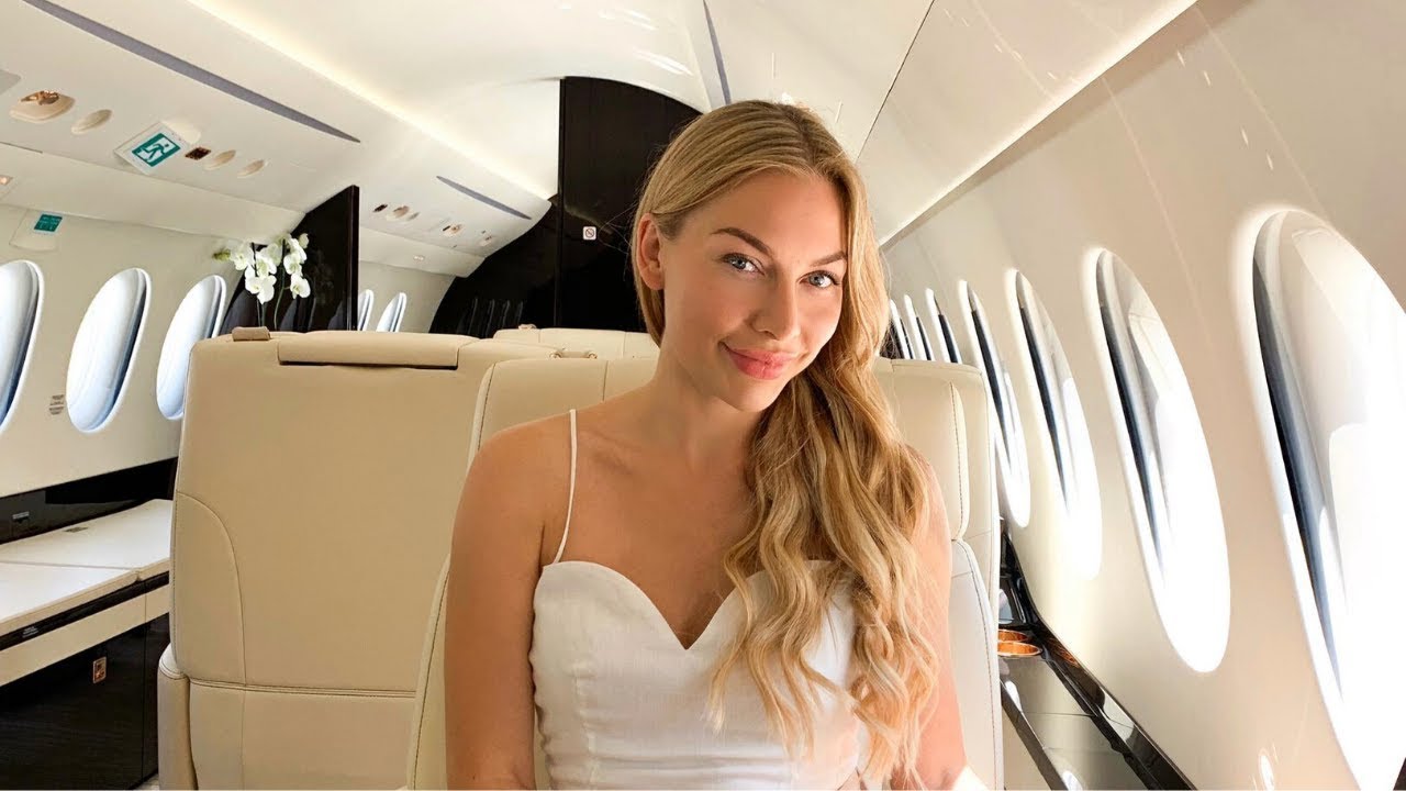 10 Effortless Business Casual Travel Outfits for Stylish and