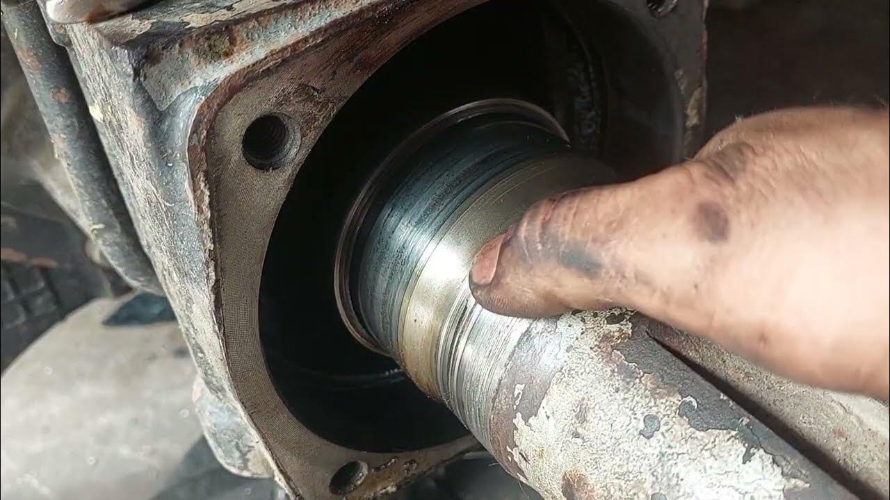 МТЗ 82,полетел подшипник,ремонт полуосей,тормозов,и блокировке. - YouTube