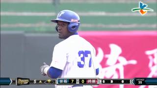 20140607-2 爆米花 綺麗 vs 崇越 5上 馬多納度敲出右外野方向二壘安打