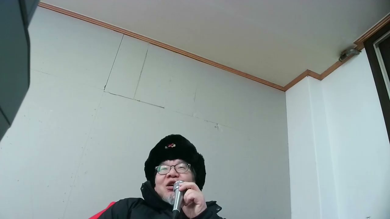 친절과 픽션 사이