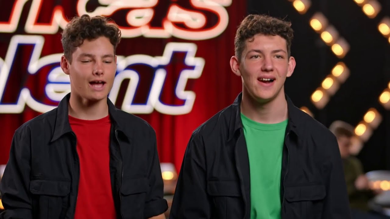 Brothers Gage Surprise the Judges With Amazing Harmonica Performance