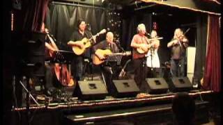 Video thumbnail of "The Brighton Taverners - Whisky In The Jar + extra fiddle jig at the end"