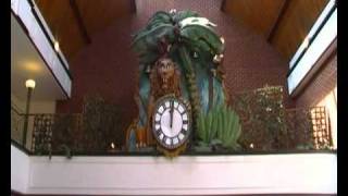 Blackburn Morrison`s lion clock 12 noon chime.MP4