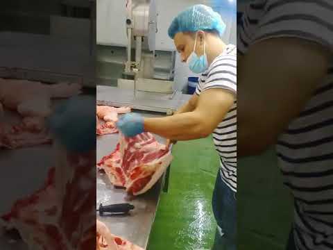 Video: Svinjski trup: sečenje, otkoštavanje