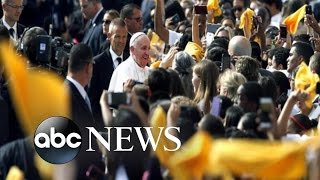 Adoring Crowds Line Up for the Pope