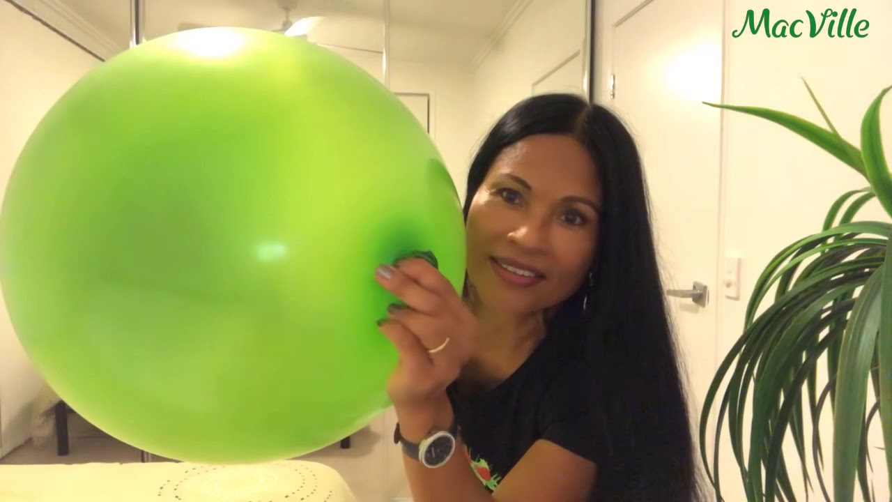 Giant Green Balloon 🎈 Blowing and Playing with a 36" (90cm) Balloon ...