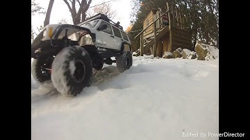 Axial scx10 ll 2000 jeep Cherokee snow run