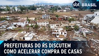 Relatório indica que mais de 100 mil casas foram destruídas no RS  SBT Brasil (18/05/24)
