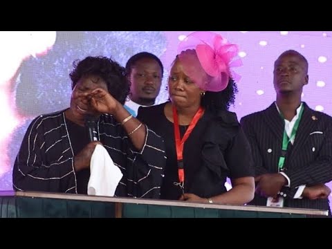 ROSE MUHANDO GETS EMOTIONAL WHILE DELIVERING HER TRIBUTE TO BETTY BAYO AT BURIAL