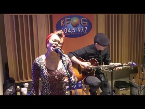 Andra Day In-Studio Performance – “Rise Up”