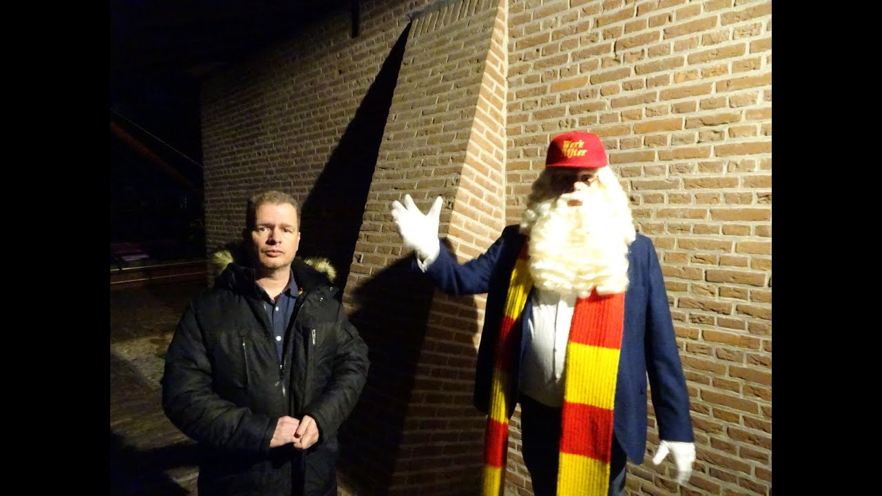 Sint kwam vast een kijkje nemen bij de kalkovens...