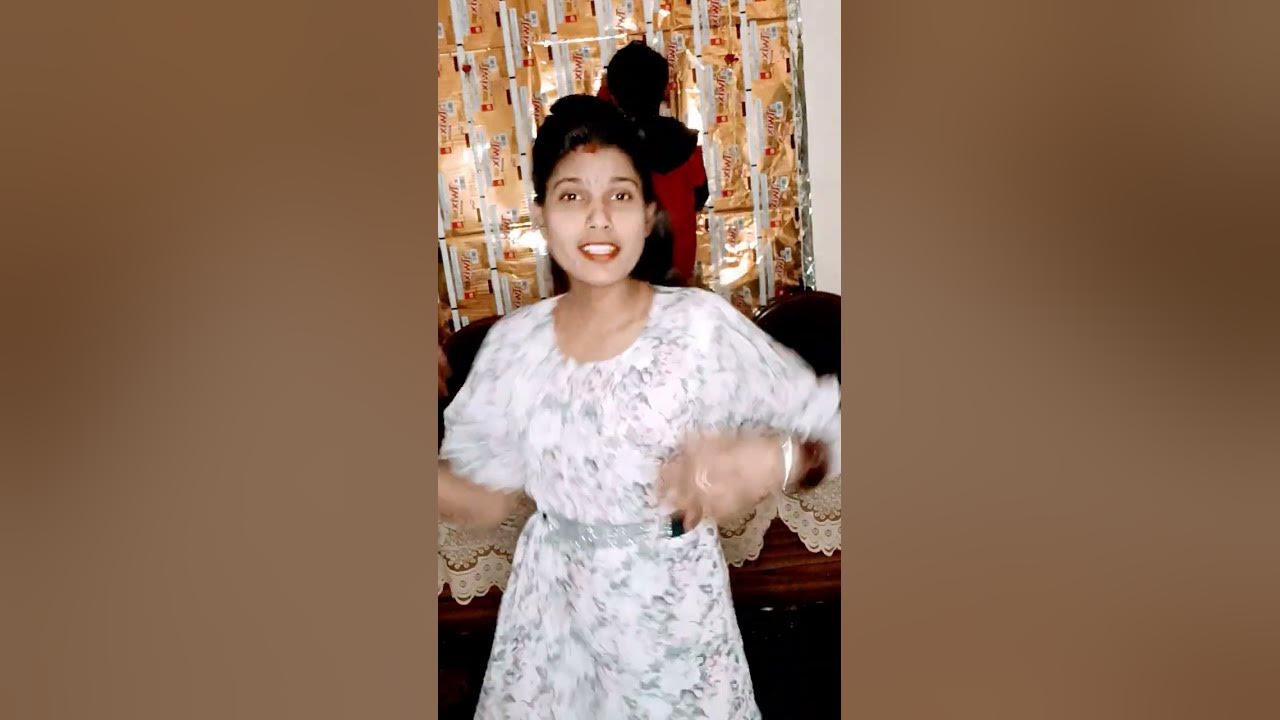 sajna main jaungi holi me