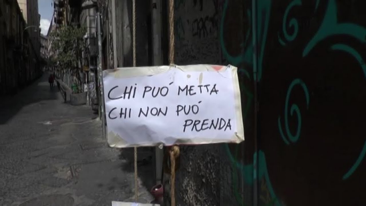 A Napoli il panaro solidale: aiutiamo anche da casa - YouTube