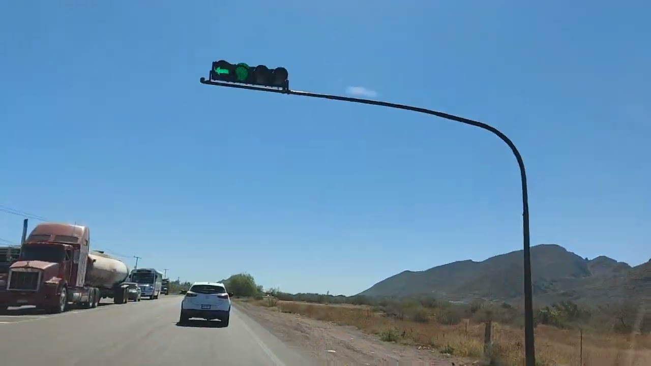 Porque hay Colas para Entrar al OXXO Rumbo aeropuerto & Su Amigo Rochon blogs 2nd(official video) HD