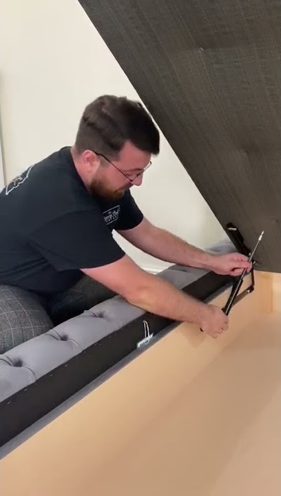 Attaching a gas spring