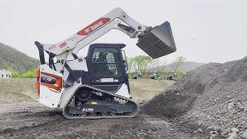 RENTAL - Bobcat T76 Compact Track Loader