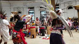 Danza en honor al día de los Muertos.