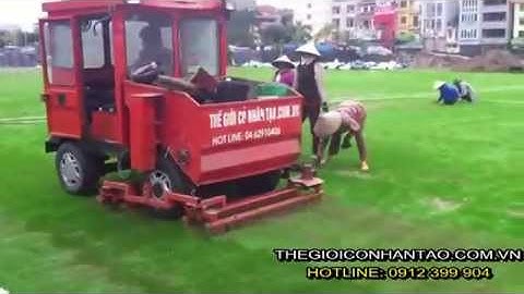 Quy trình trải cát cho sân bóng đá cỏ nhân tạo