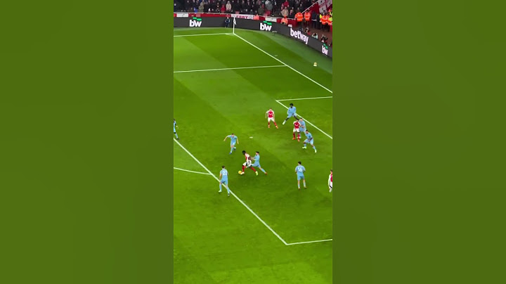 Bukayo Saka’s goal from the stands against Nottingham Forest this afternoon. 🚀