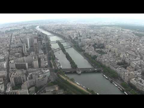 Video: Eiffeltornet Drabbades Av En Galen Blixtstorm Den Här Veckan