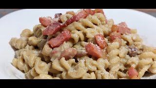 Pasta con Speck e Crema di Carciofi – Un Primo Piatto Cremoso e Gustoso
