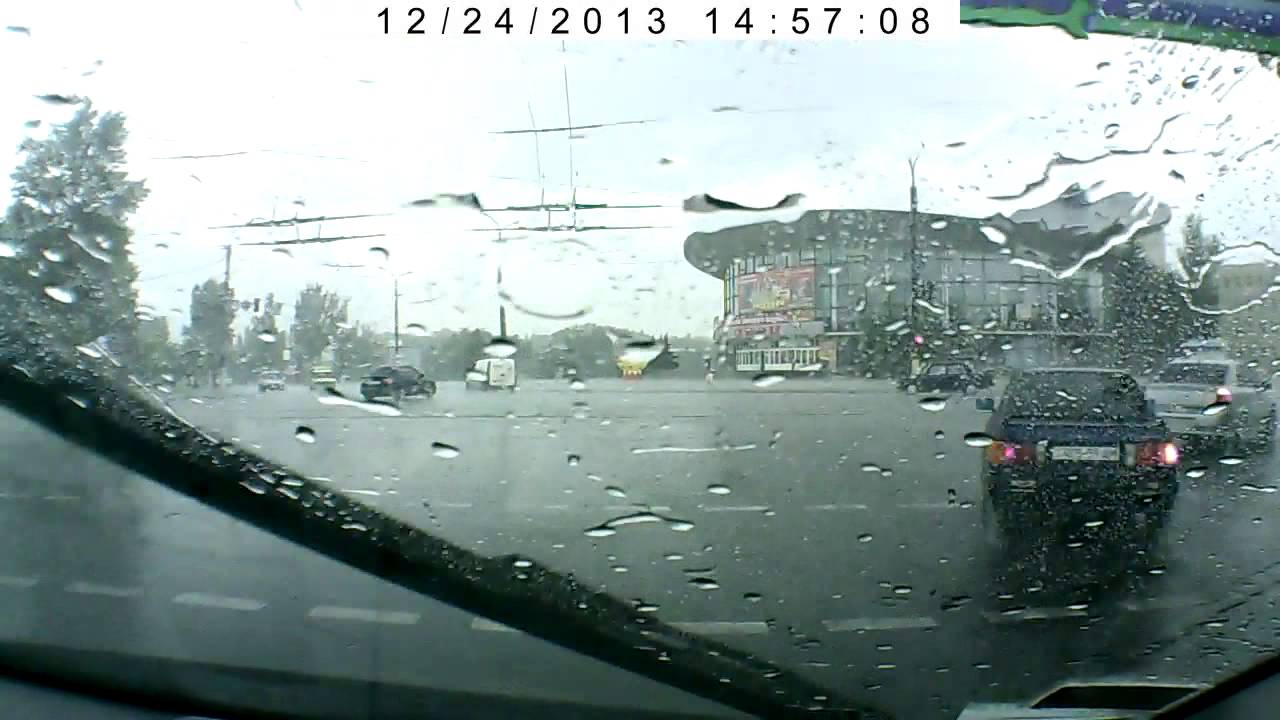 ⁣Видеорегистратор Gazer H515 Авария проморгала желтый свет Луганск