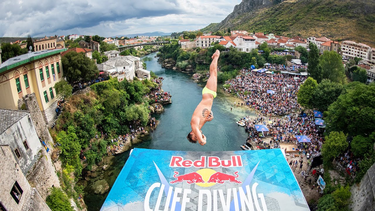 4 Minutes Of Pure Cliff Diving Bliss - YouTube