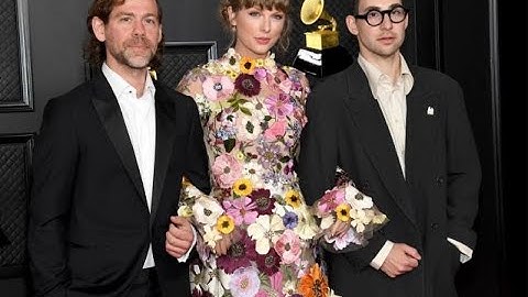 Taylor Swift and Jack Antonoff Handshake at the Grammys 2016
