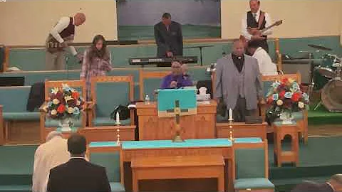 Evangelist Mary Reed delivers the Message at Walte...
