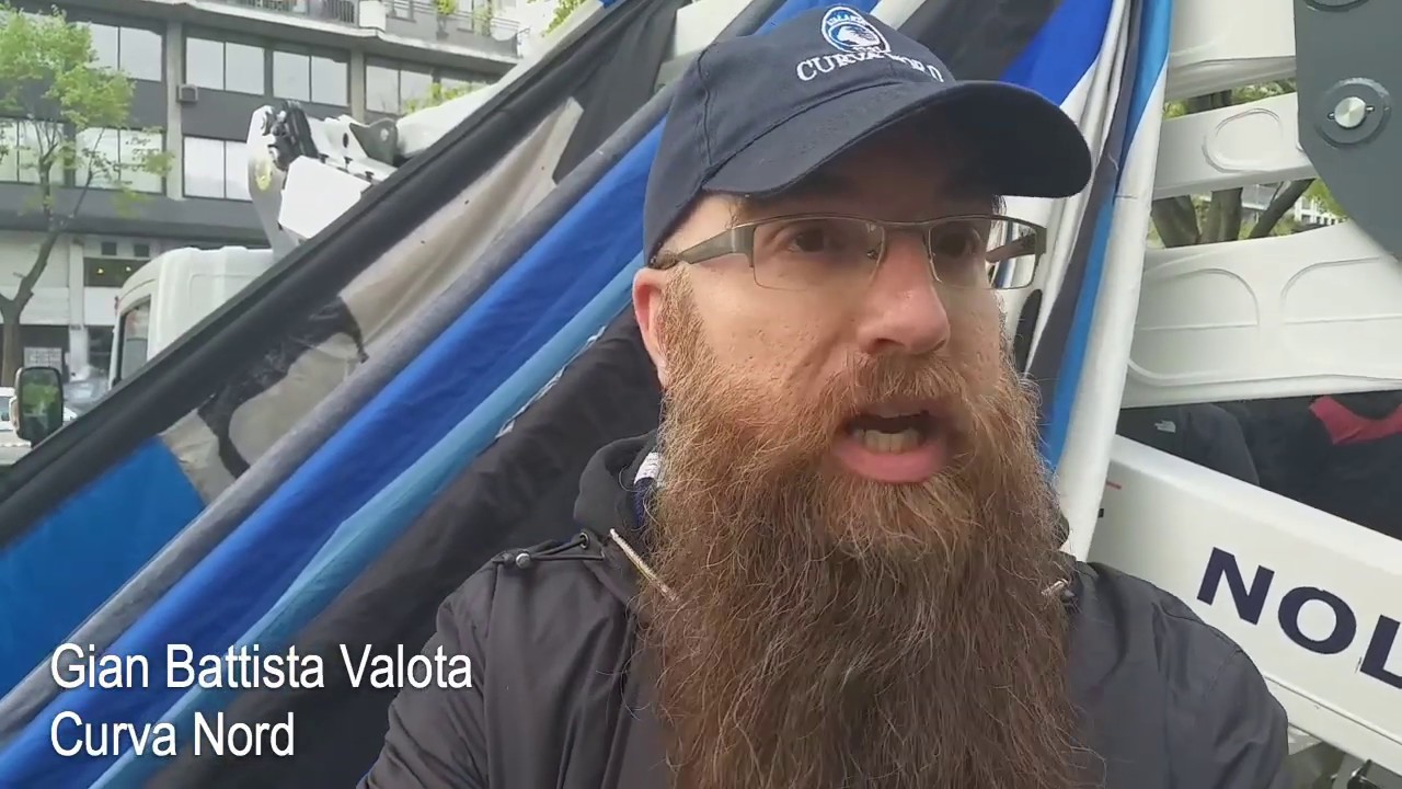 Ultras dell'Atalanta in marcia per il 