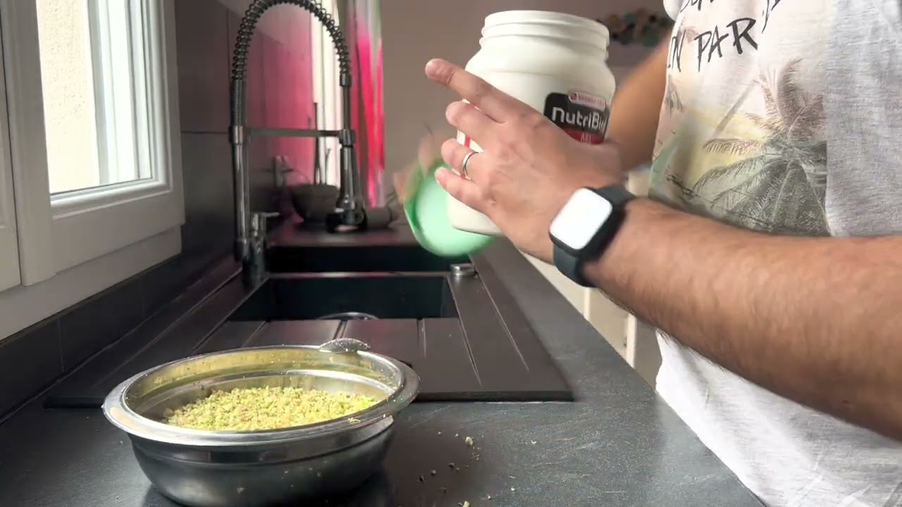 Vlog préparation de la pâtée naturelle fraiche, riche en B12 qui soulage leur estomac