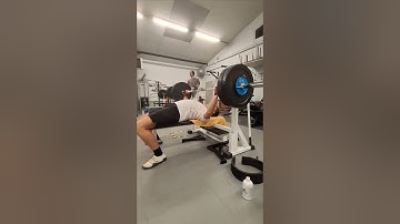 Week 2 : Comp bench 4x84kg RPE 6 backoff set 3/3