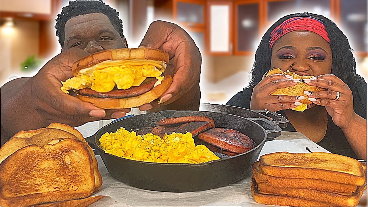 THICK BOLOGNA BREAKFAST SANDWICH MUKBANG!! | CAUGHT ON ZOOM CALL... | EATING CALL