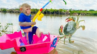 Monkey baby BonBO goes Catch Cute Chickens, Colorful koi Fish, GIANT MUDCRAB Animals Islands