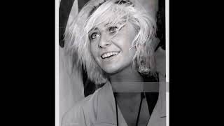 Transvision Vamp - Twangy Wig out