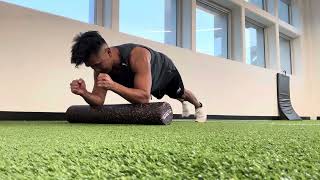 Foam roller toe taps