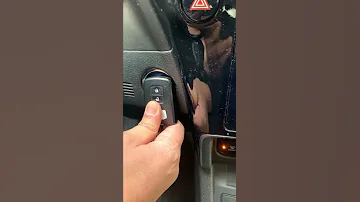 Le voyant en forme de clé à molette est allumé sur Toyota Auris que faire ?