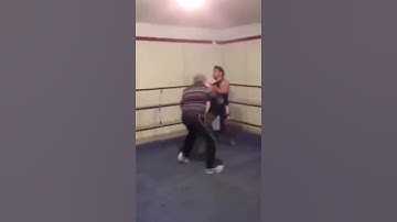 Old Timer vs Young Boxer