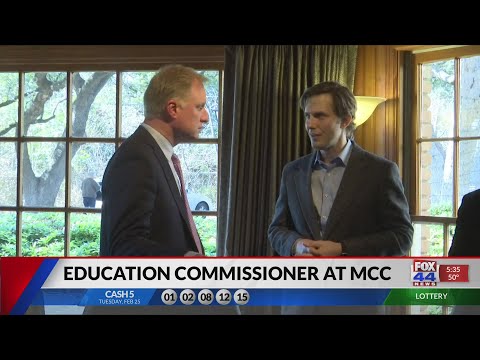 Texas Higher Education commissioner visits McLennan Community College