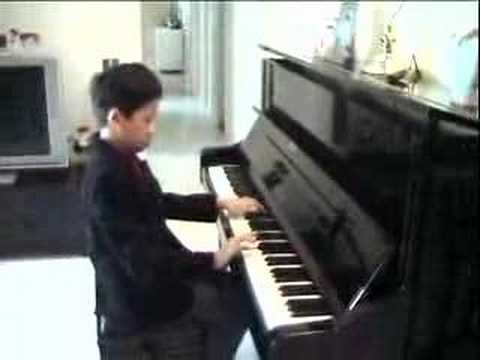 Clementi Sonatina Op,36. No.3 played by Thomas Lau