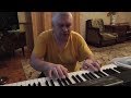 Геннадий Горин играет и поёт